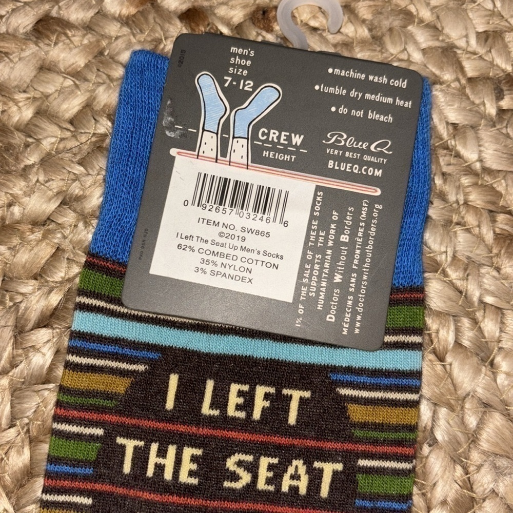 Blue Q socks I left the seat up for you mens size 7-12 shoes size - Picture 3 of 3